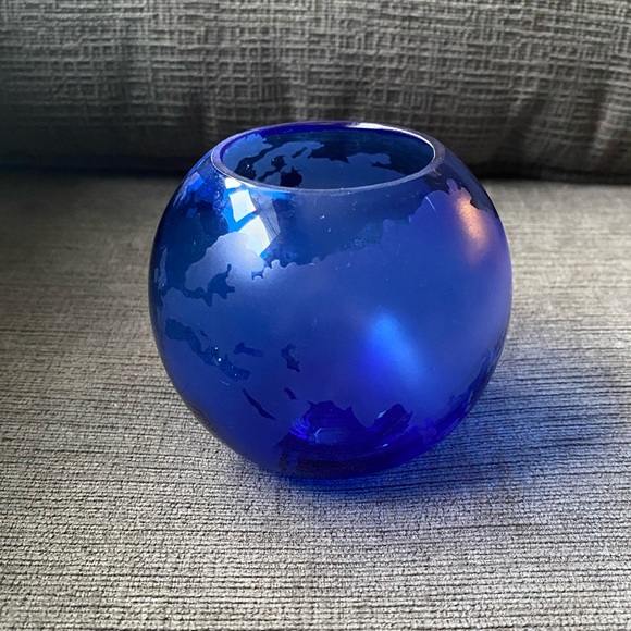 Vintage cobalt blue glass World/Earth tea light/votive candle holder